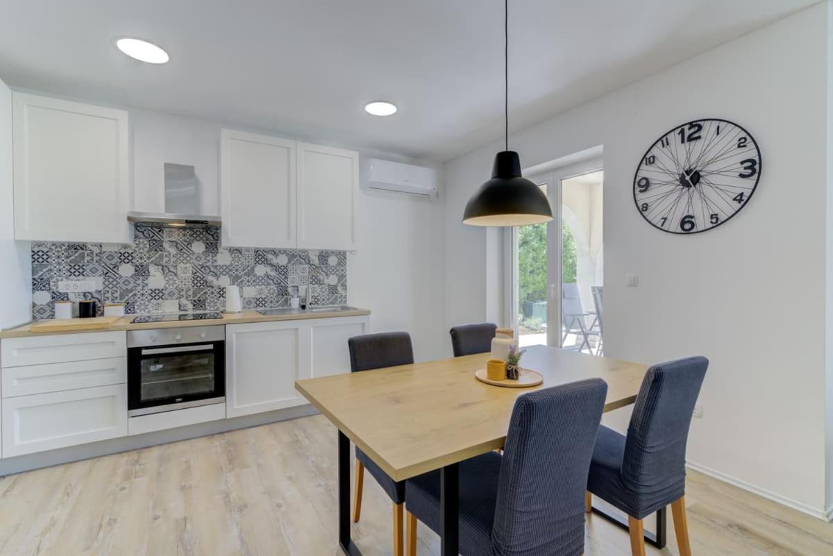 Nv Sun 23 By Aneo Travel Apartment Novi Vinodolski Ngoại thất bức ảnh